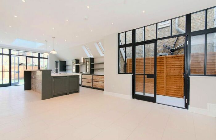 5 Bedroom Terraced House To Rent In Baldwyn Gardens, London, W3