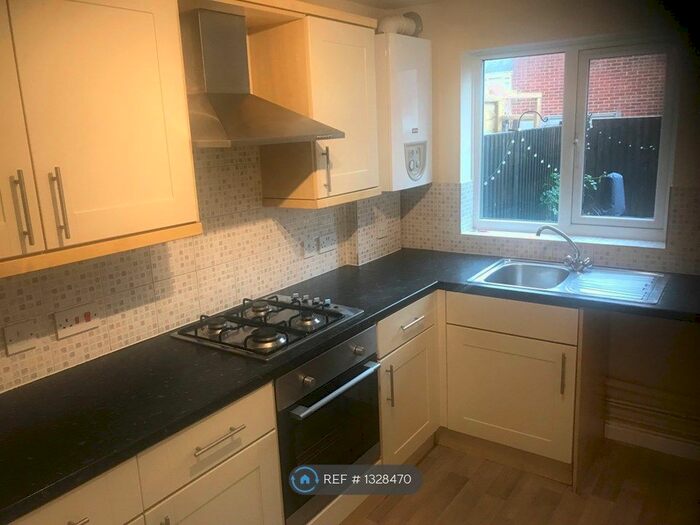 2 Bedroom Maisonette To Rent In St. Annes Road, Southampton SO19