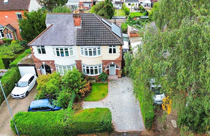 3 Bedroom Semi-Detached House For Sale In Granville Road, Wigston, LE18