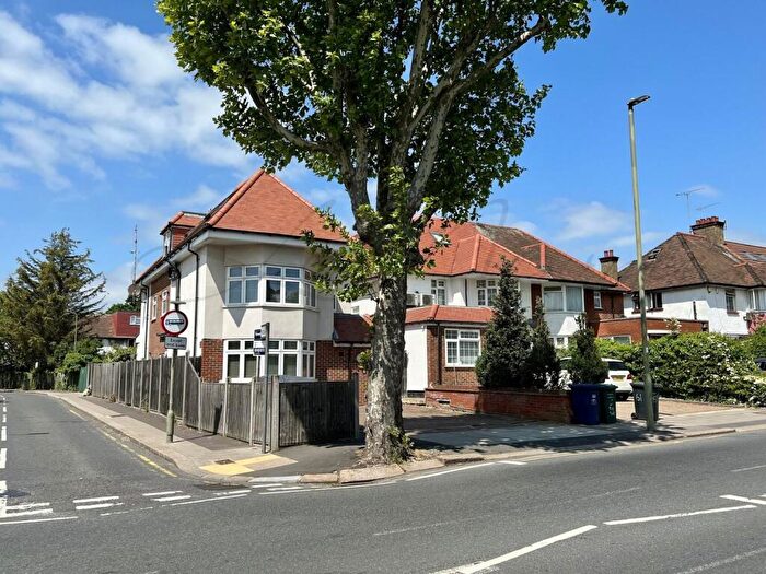 2 Bedroom Flat To Rent In The Vale, Golders Green, NW11