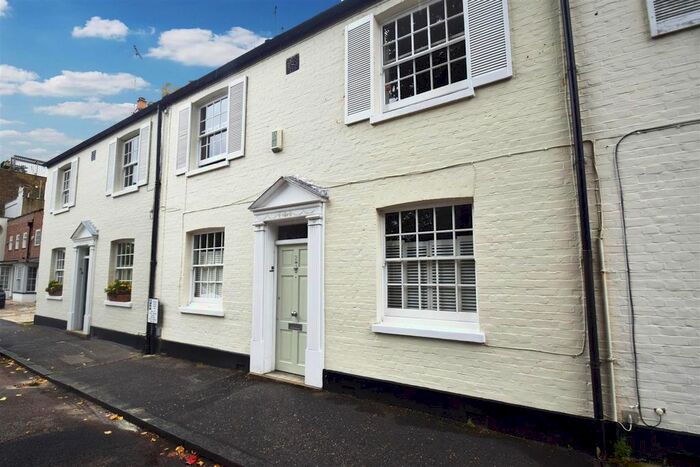 2 Bedroom Flat To Rent In Chapel Road, Twickenham, TW1