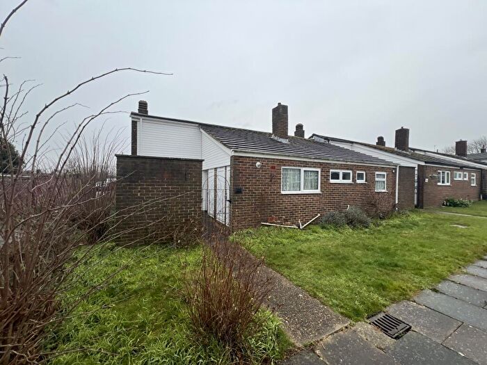3 Bedroom Bungalow To Rent In Willowfield, Harlow, CM18