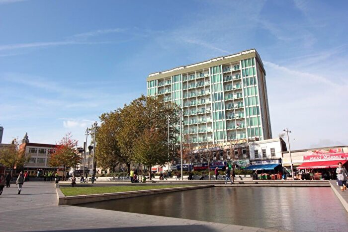 2 Bedroom Flat To Rent In Maritime House, Greens End, Woolwich, SE18