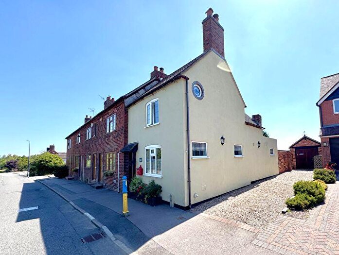 1 Bedroom End Of Terrace House For Sale In Mistletoe Cottage, Slade Road, Four Oaks, Sutton Coldfield, B75