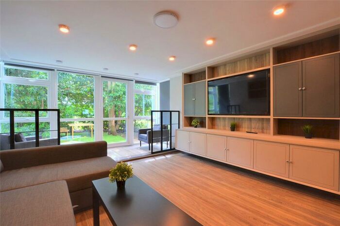 3 Bedroom Apartment To Rent In Horne House, Master Gunner Place, London, SE18