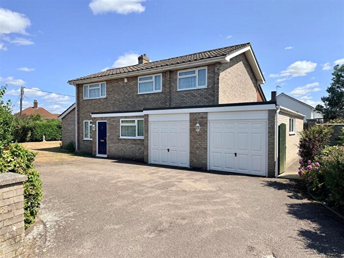 5 Bedroom Detached House For Sale In Gaynor Close, Wymondham, NR18