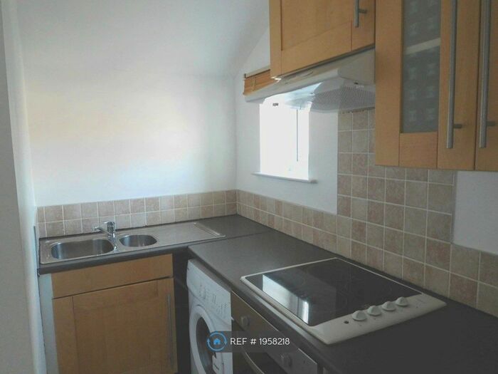 Studio To Rent In Bell Hill Road, Bristol, BS5
