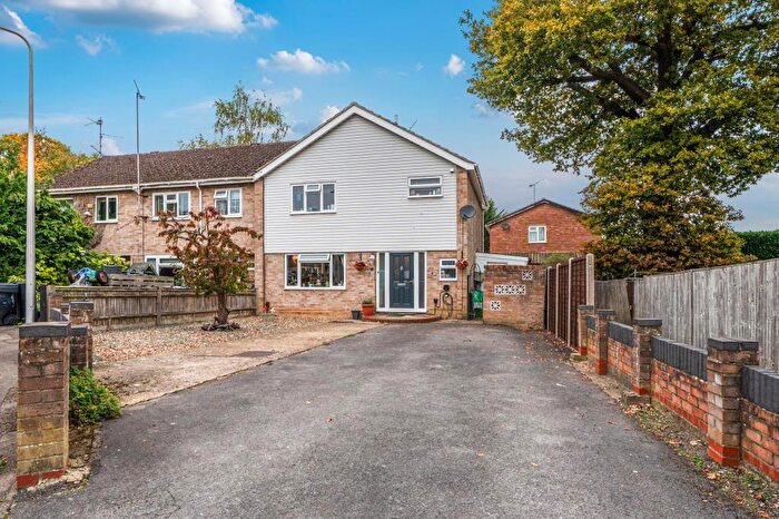 3 Bedroom Semi-Detached House For Sale In Purley On Thames, Berkshire, RG8