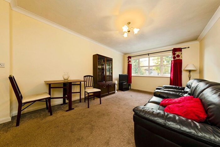 1 Bedroom Flat For Sale In Pond Cottage Lane, West Wickham, BR4