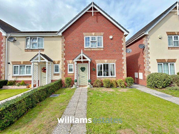 3 Bedroom End Of Terrace House For Sale In Cae Winefride, St. Asaph, LL17