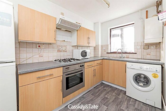 1 Bedroom End Of Terrace House To Rent In Wynchlands Crescent, St Albans, AL4
