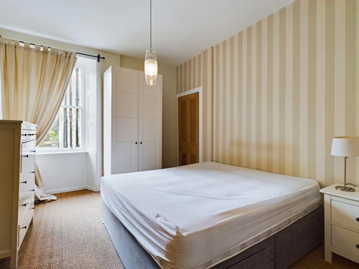 1 Bedroom Flat To Rent In Starbank Road, Trinity, Edinburgh, EH5