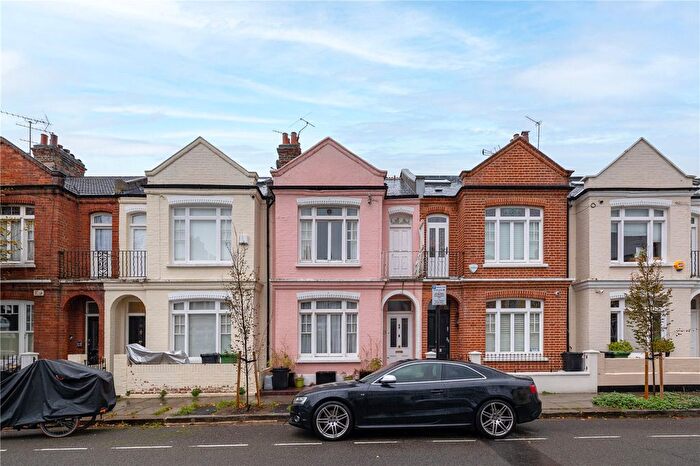 3 Bedroom Terraced House For Sale In Fabian Road, London, SW6
