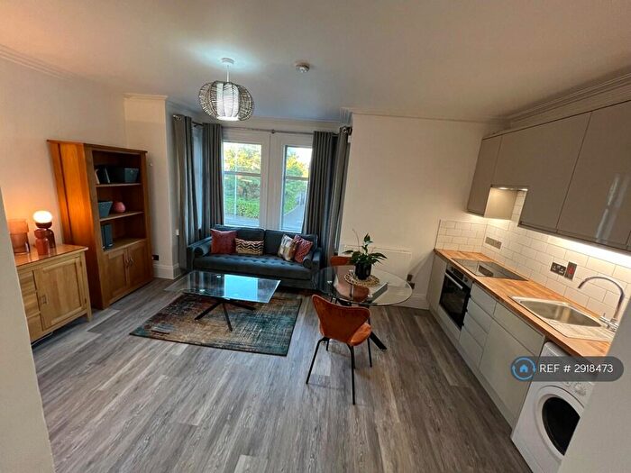 1 Bedroom Flat To Rent In Basingstoke Road, Reading, RG2