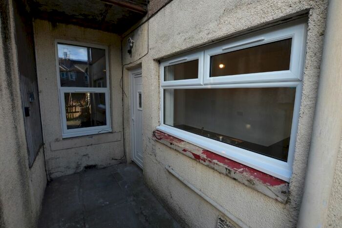 1 Bedroom Flat To Rent In Taylor Street, Methil, KY8