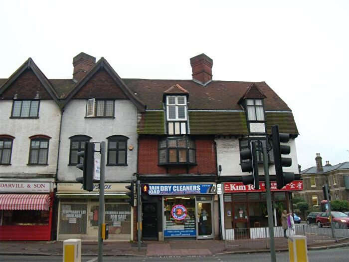 2 Bedroom Flat To Rent In Main Road Gidea Park Romford, RM2