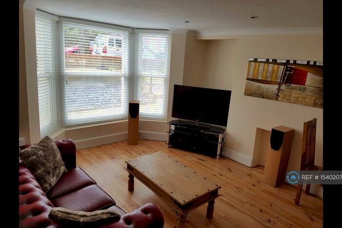 1 Bedroom Flat To Rent In Beversbrook Road, London, N19