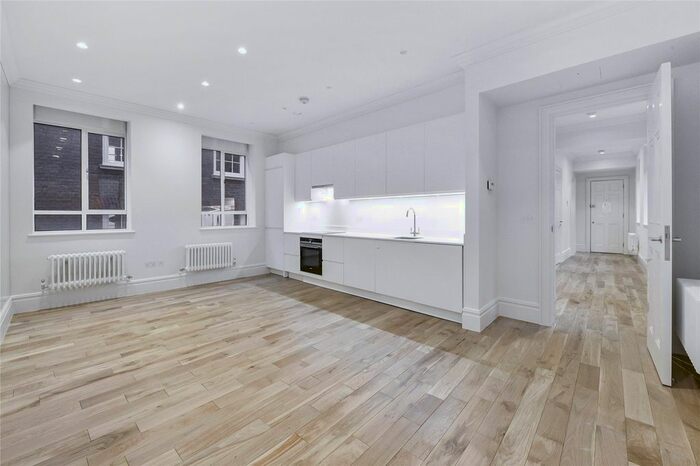 2 Bedroom Flat To Rent In Devereux Court, London, WC2R