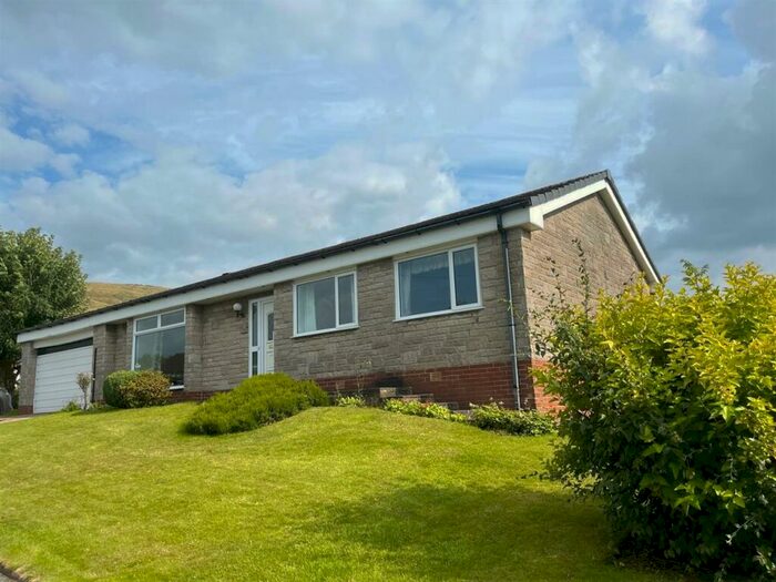 3 Bedroom Bungalow For Sale In Harvelin Park, Stoodley, Todmorden, OL14