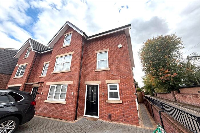 5 Bedroom Semi-Detached House To Rent In Marsland Road, Sale, M33