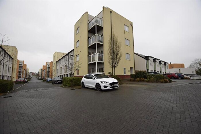 2 Bedroom Apartment To Rent In Trem Elai, Penarth, CF64