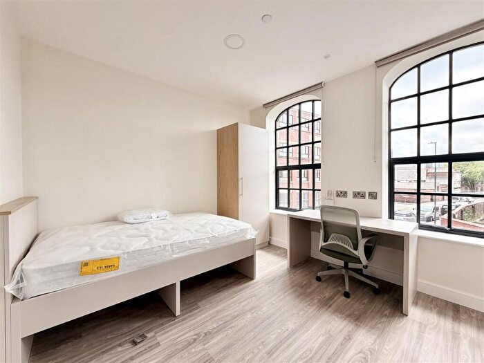 Studio To Rent In Premium First Floor Studio - Oracle, Roden Street, NG3