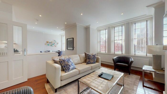 3 Bedroom Flat To Rent In Hamlet Gardens, London, W6