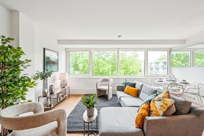 2 Bedroom Flat To Rent In George Beard Road, Deptford, SE8