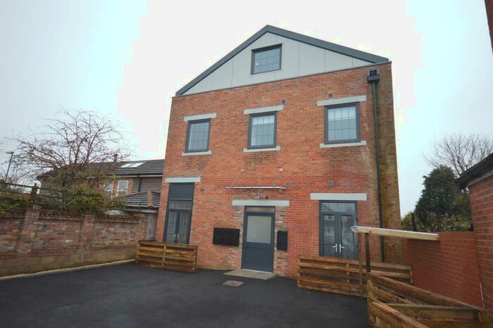 1 Bedroom Apartment To Rent In Western Road, Lymington, Hampshire, SO41