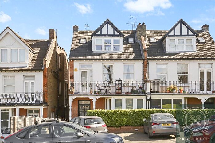 Studio To Rent In Eversley Park Road, London, N21