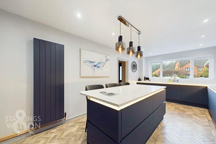 6 Bedroom Detached House For Sale In Shakespeare Way, Taverham, Norwich, NR8