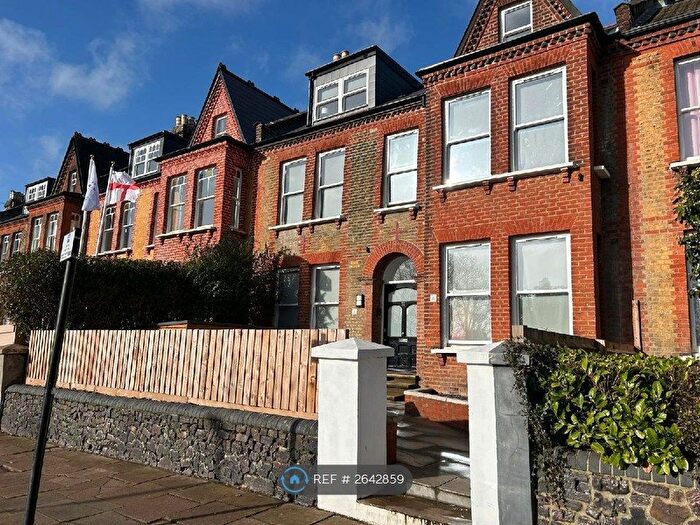 Studio To Rent In Mountview Road, London, N4