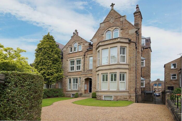 2 Bedroom Flat To Rent In Ripon Road, Windsor Lodge, HG1