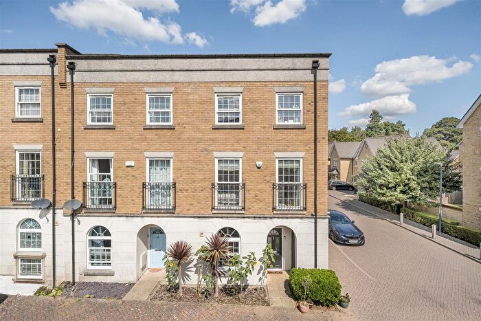 4 Bedroom End Terrace House For Sale In Tarragon Road, Maidstone, ME16