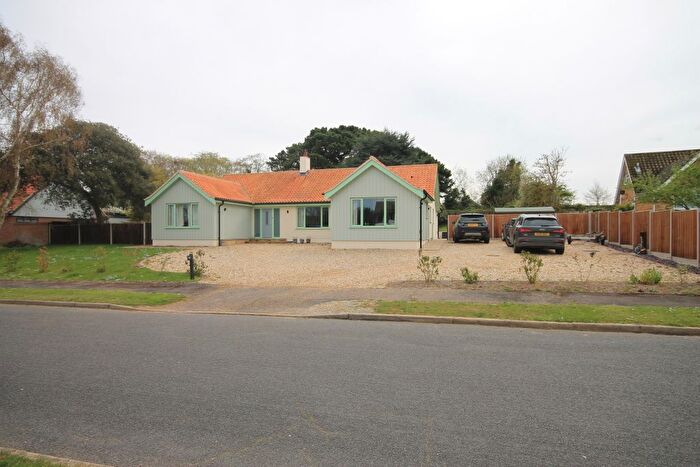 4 Bedroom Detached Bungalow To Rent In Kingsway, Blakeney, NR25