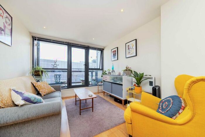 1 Bedroom Flat To Rent In Salway Place, London, E15
