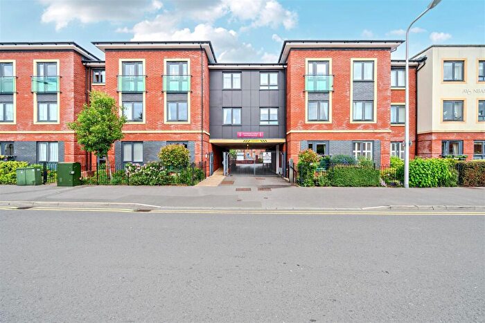 2 Bedroom Retirement Property For Sale In Avonbank Lodge, Newbury, RG14