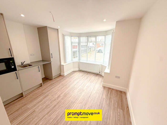 Studio To Rent In Dunstable Road Luton, LU4