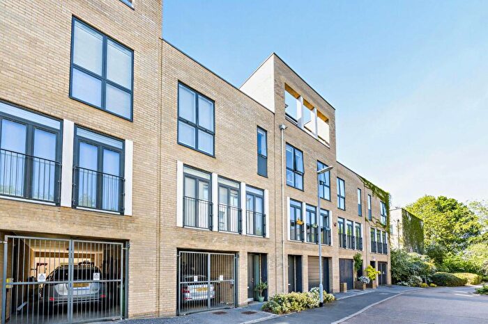 3 Bedroom Terraced House For Sale In Plantation Avenue, Trumpington, Cambridge, CB2