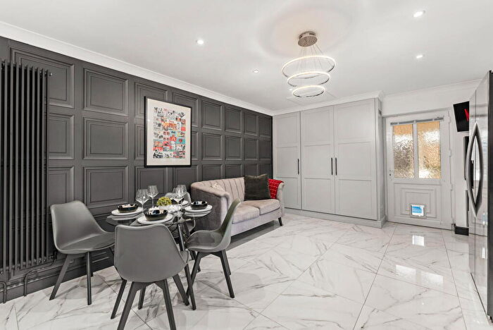 4 Bedroom Detached Bungalow For Sale In Bridge Street, Deeping St. James, PE6