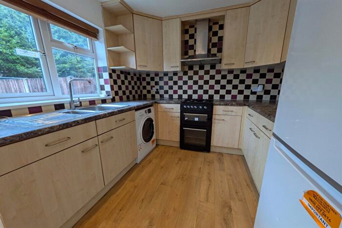 2 Bedroom End Of Terrace House To Rent In Southwold Drive, NG8