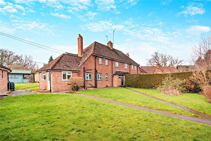 3 Bedroom Semi-Detached House For Sale In Gravelly Close, North End, Newbury, Hampshire, RG20