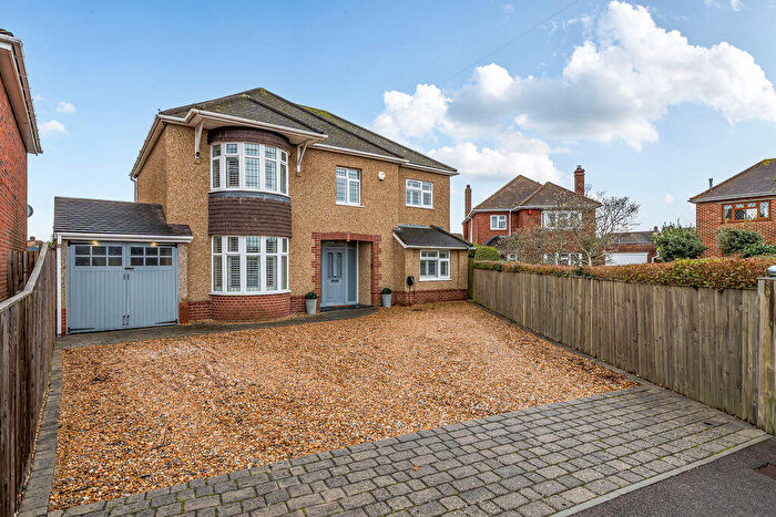 5 Bedroom Detached House For Sale In Beatty Drive, Alverstoke, PO12