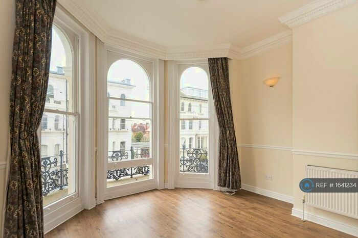 2 Bedroom Flat To Rent In St. Aubyns, Hove, BN3