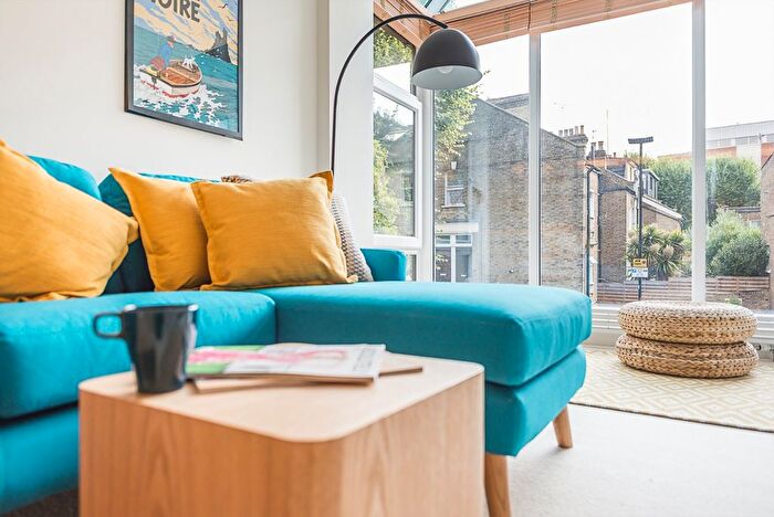 1 Bedroom Property To Rent In Linden Gardens, Turnham Green, W4