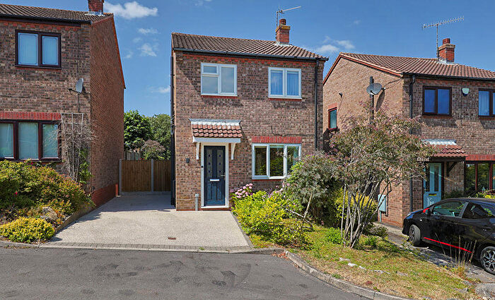 3 Bedroom Detached House For Sale In Briardene Close, Holme Hall, Chesterfield, S40