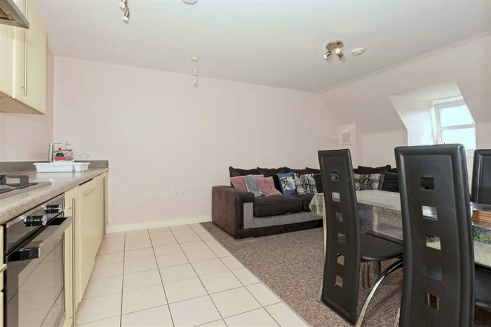2 Bedroom Flat To Rent In Orme Road, Worthing, BN11