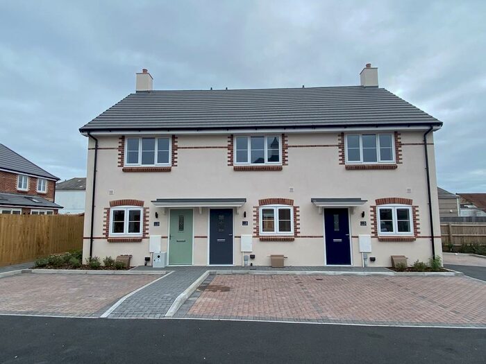 2 Bedroom End Of Terrace House To Rent In Mateo Drive, Winton, BH9