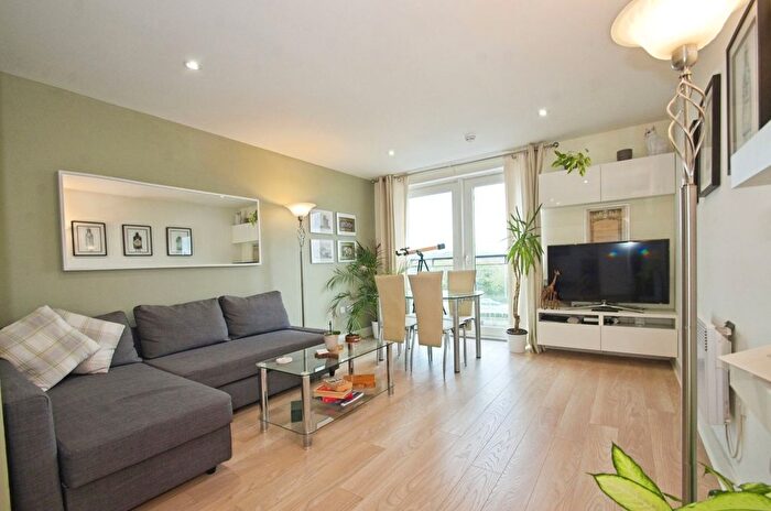1 Bedroom Flat For Sale In Jones Point House, Ferry Court, Cardiff, CF11
