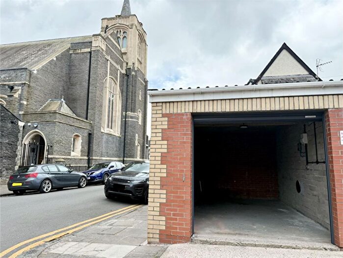 Detached House To Rent In Gileston Road, Cardiff, CF11